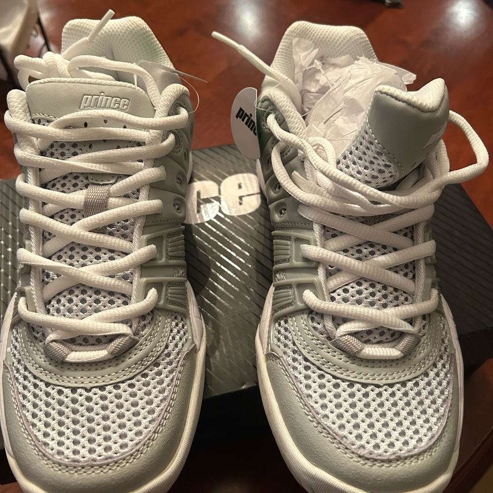 Prince T22 tennis sneakers - size 8 - NIB